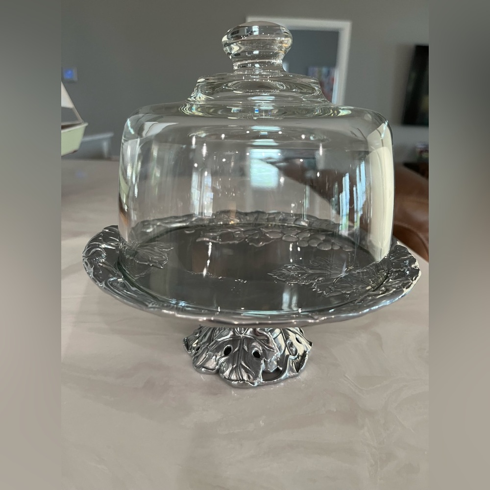 Vintage Arthur Court footed cheese dome with grape vine pattern, early 2000s